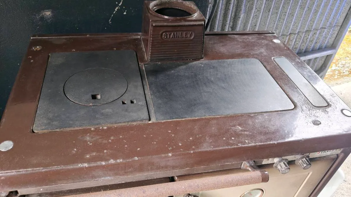 Stanley De luxe 90 solid fuel range - Image 2