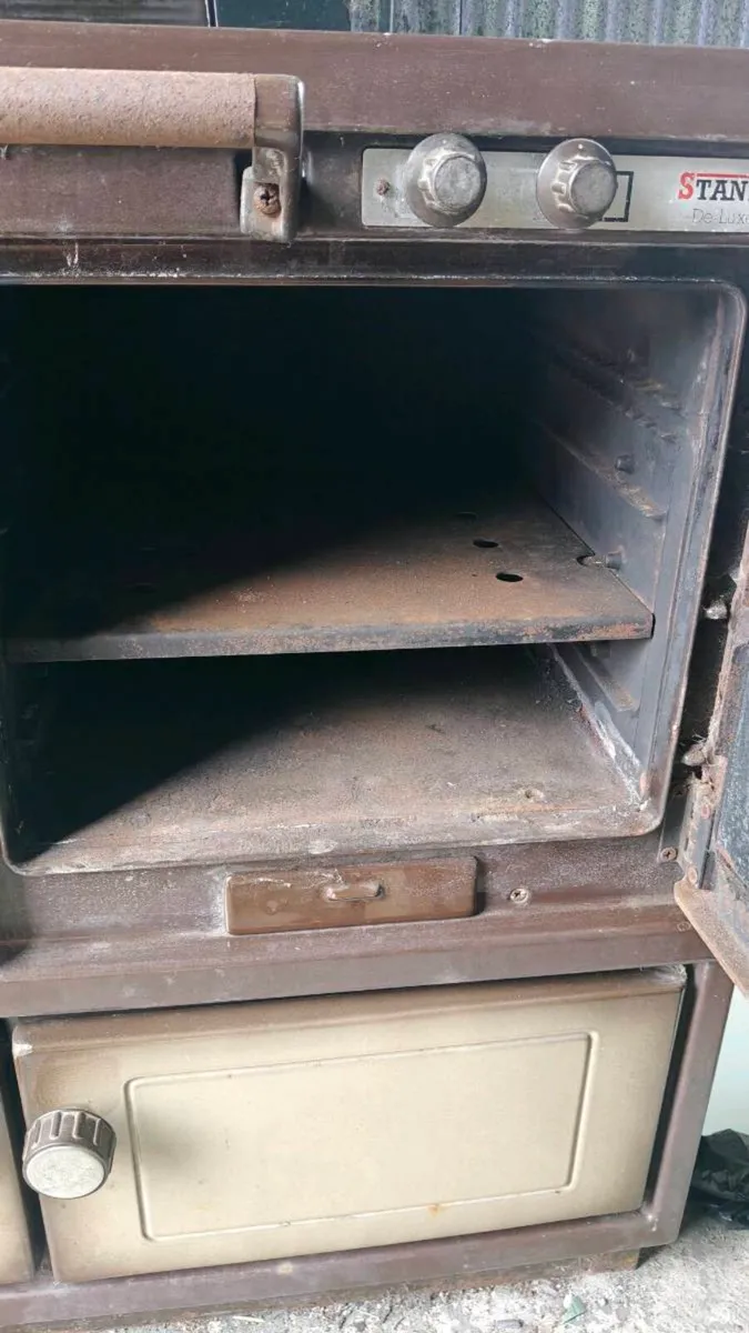 Stanley De luxe 90 solid fuel range - Image 3