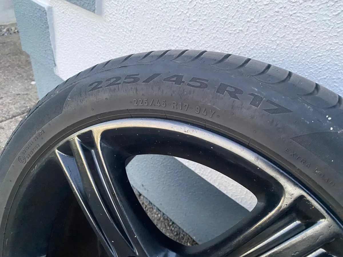 Wheels off bmw 520d - Image 2