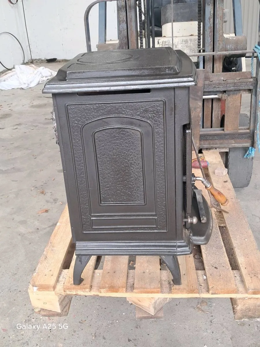 Stanley stove - Image 4