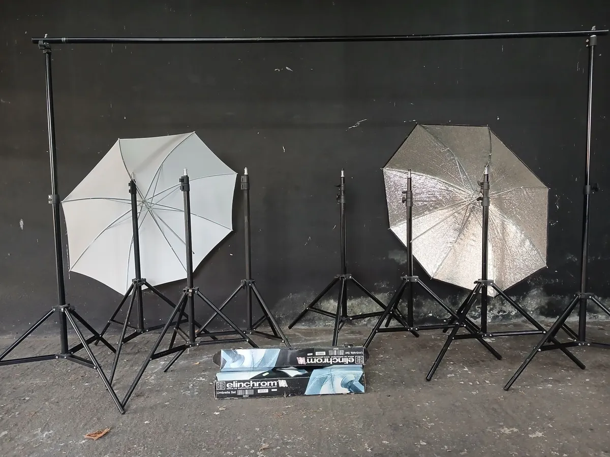 Free Photographic studio equipment - Image 1