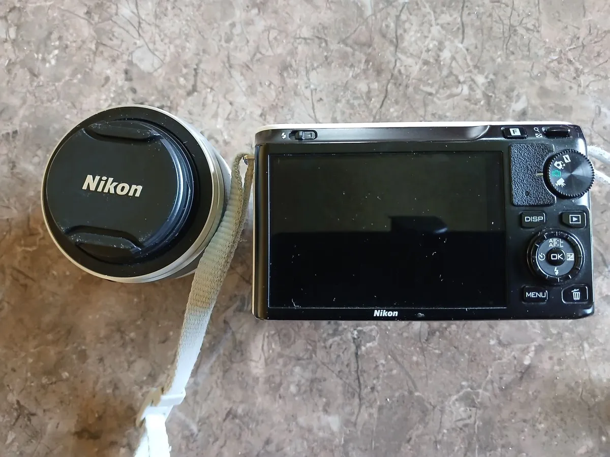 Free Photographic studio equipment - Image 2