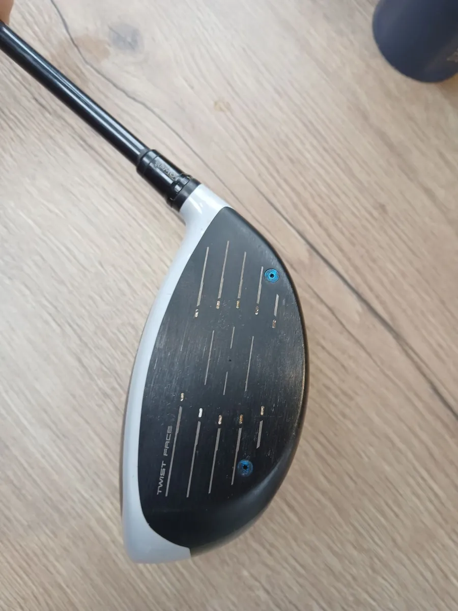 Taylormade Sim golf clubs - Image 2