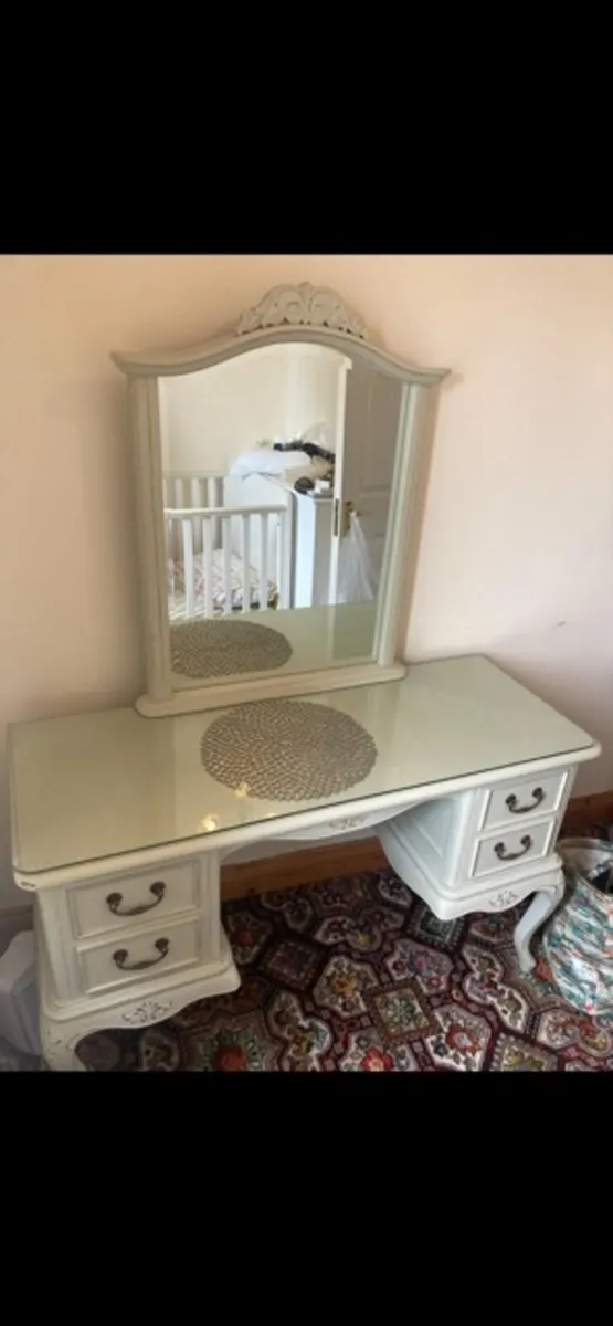 Cream Dressing Table with Mirror – French Style - Image 1