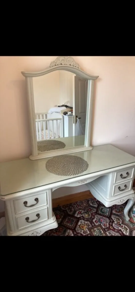 Cream Dressing Table with Mirror – French Style - Image 2