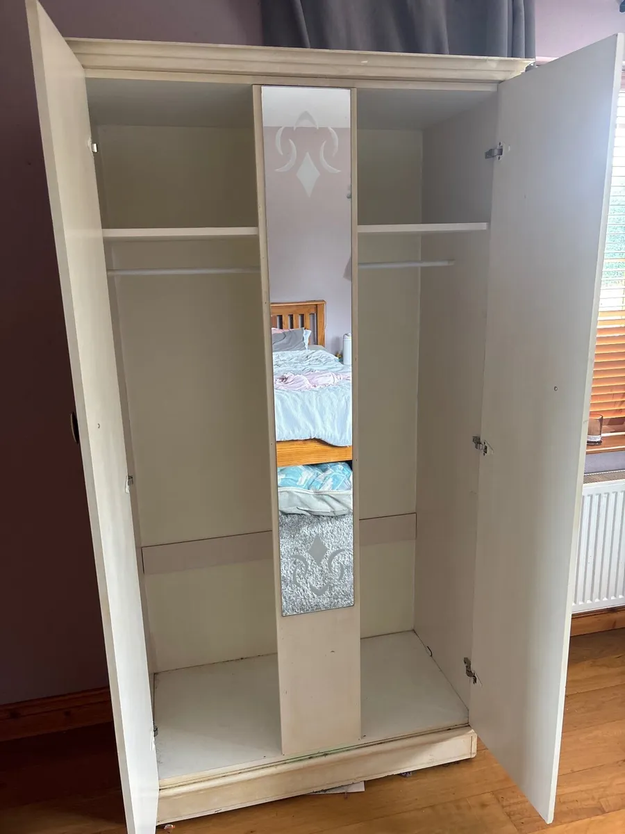 Wardrobe - Image 2