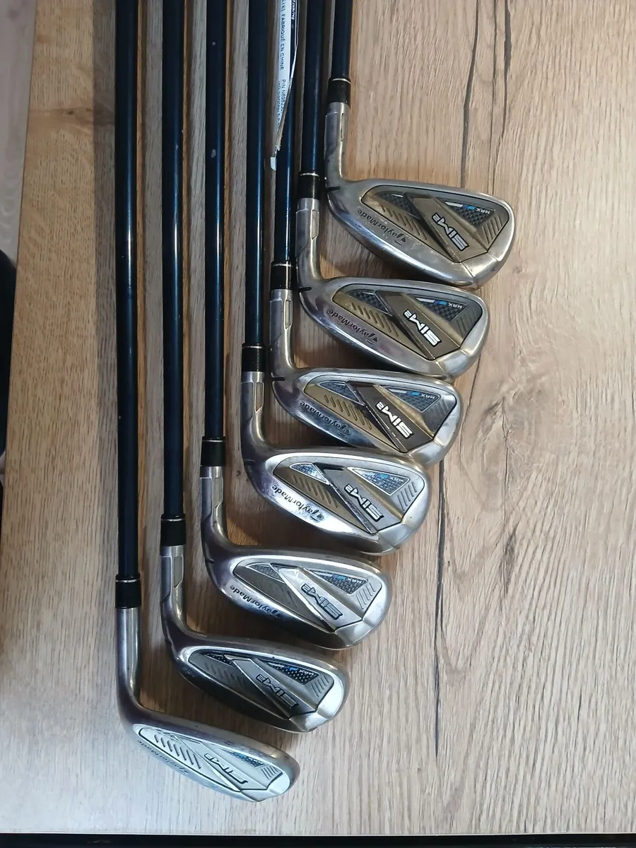 Taylormade Sim max 2 irons 5-SW - Image 1