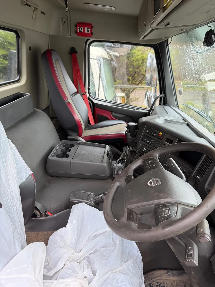 VOLVO FMX  GRAB  LOADER (2018) - Image 3