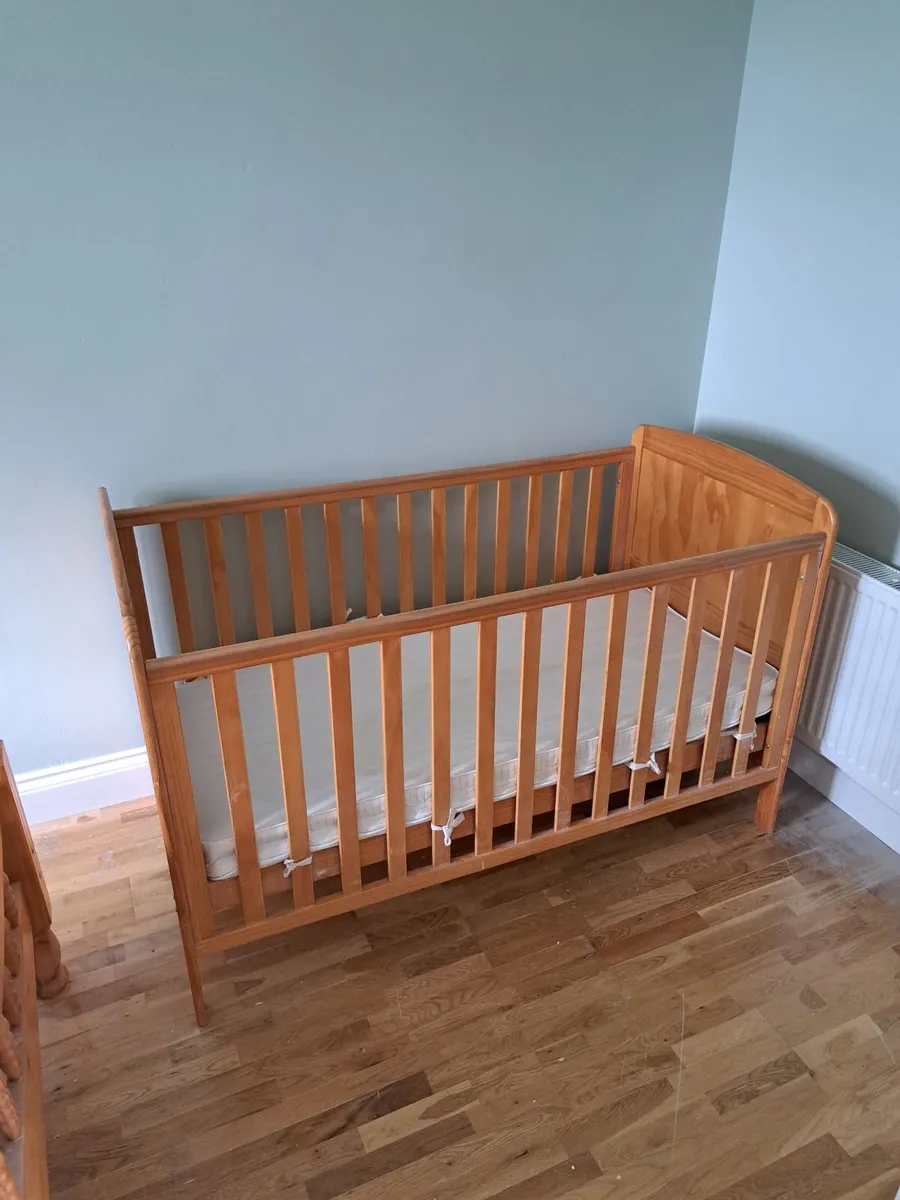 Cot bed