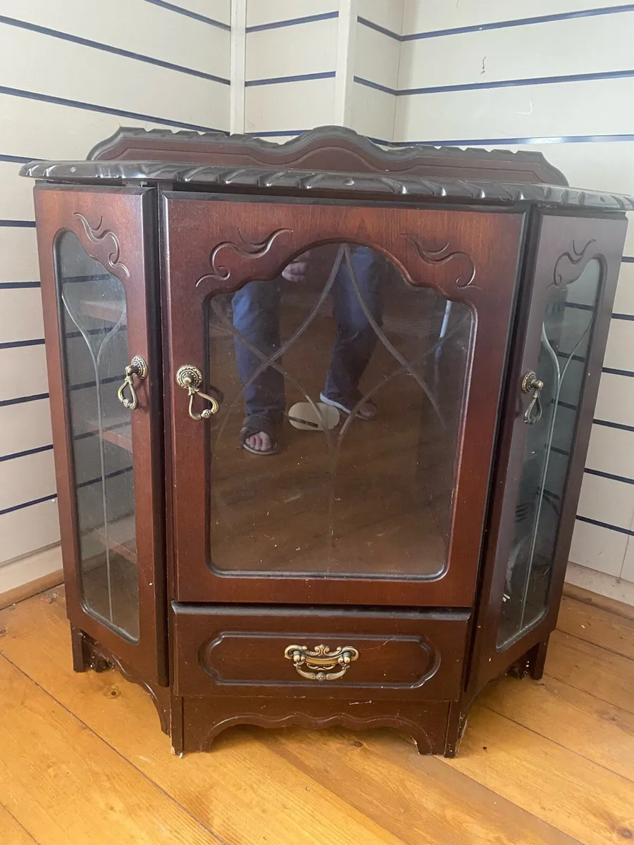 Vintage corner display cabinet - Image 2