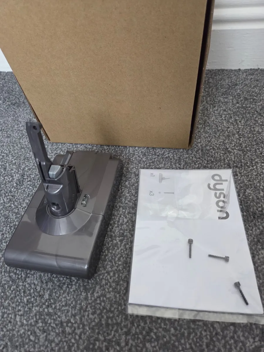 Replacement Dyson V8 vacuum battery E: Brand New - Image 1