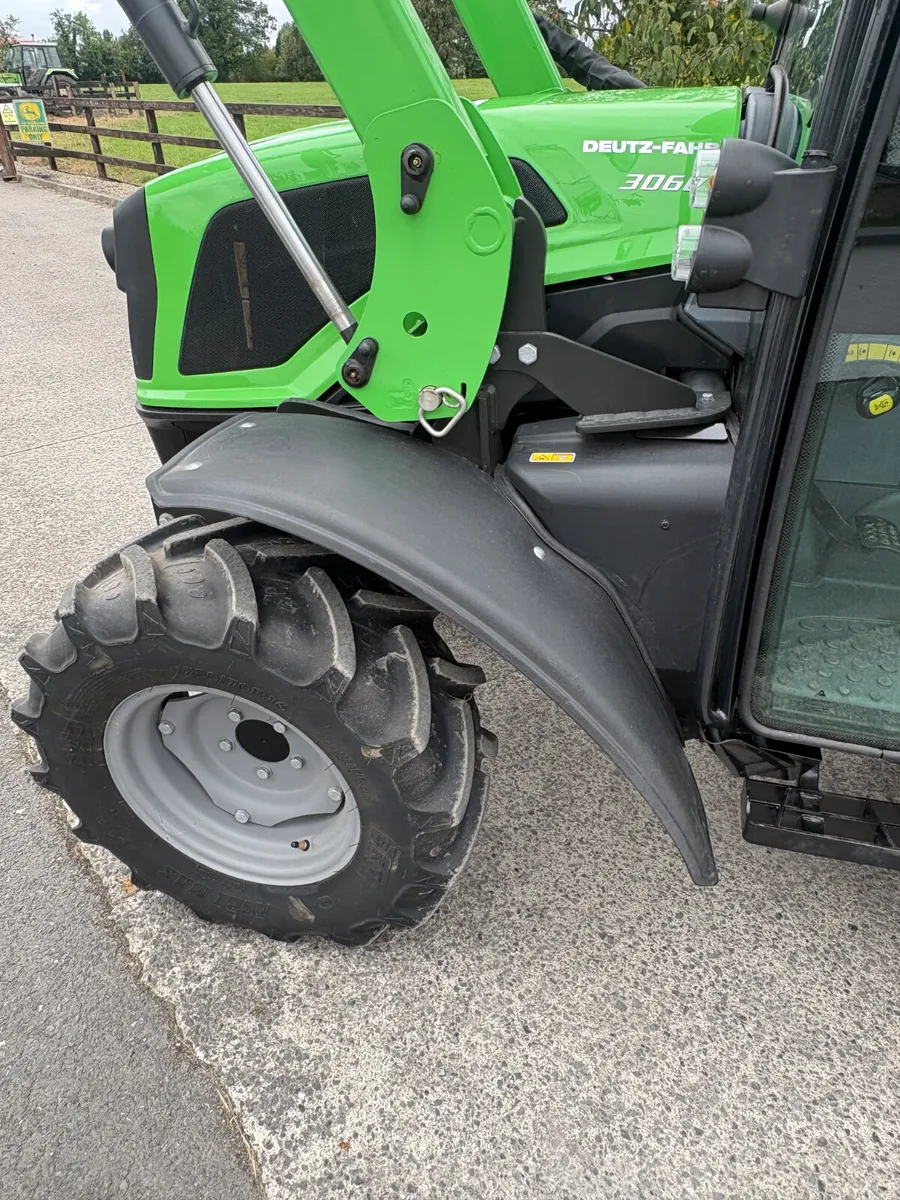 Deutz Fahr Compact Tractor with Front Loader - Image 3