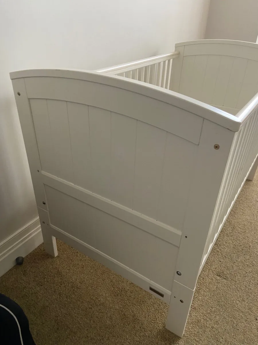 Mamas &Papas Hayworth cot bed - Image 4