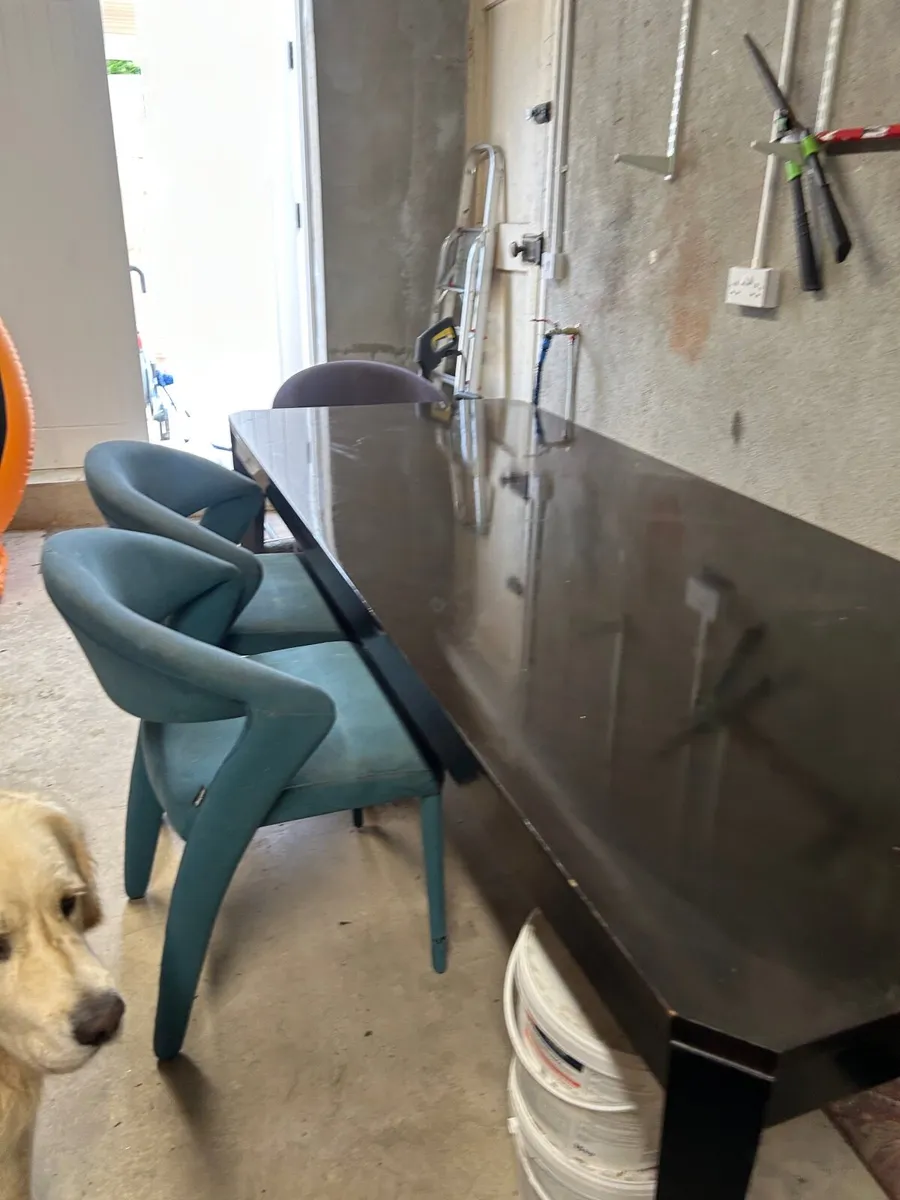 Free dinning table - Image 1
