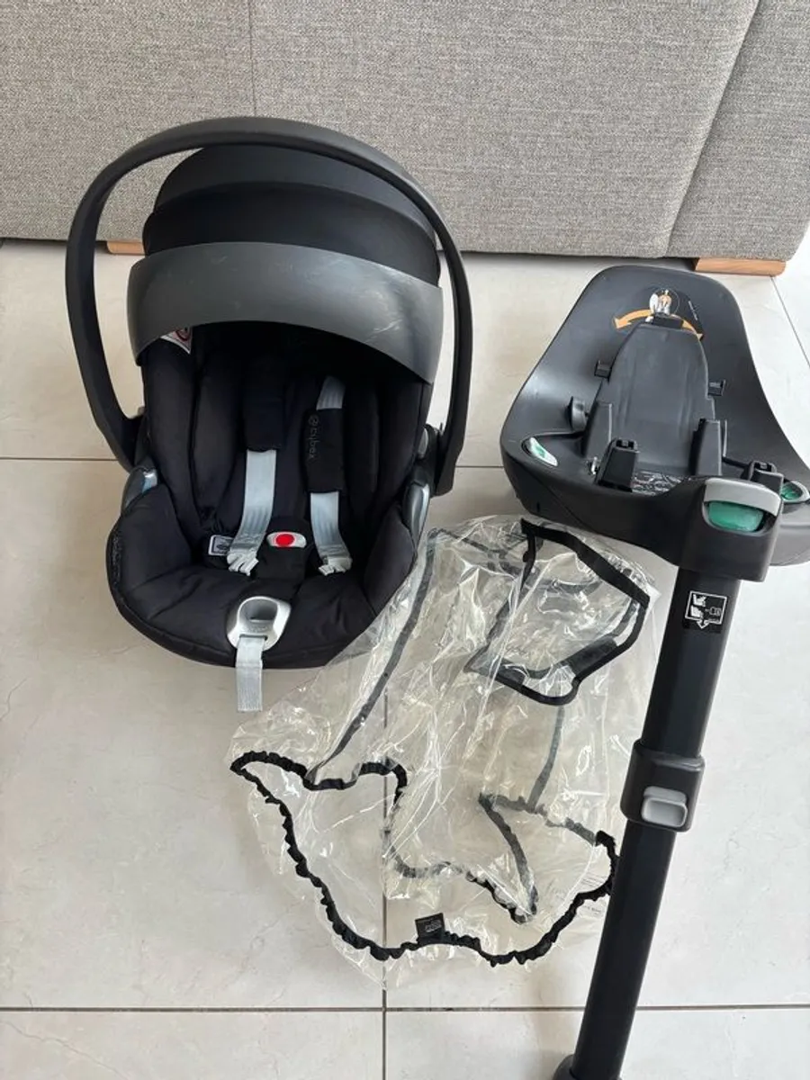 Cybex Cloud Z iSize Car Seat + Isofix Base + Rain Cover - Image 3