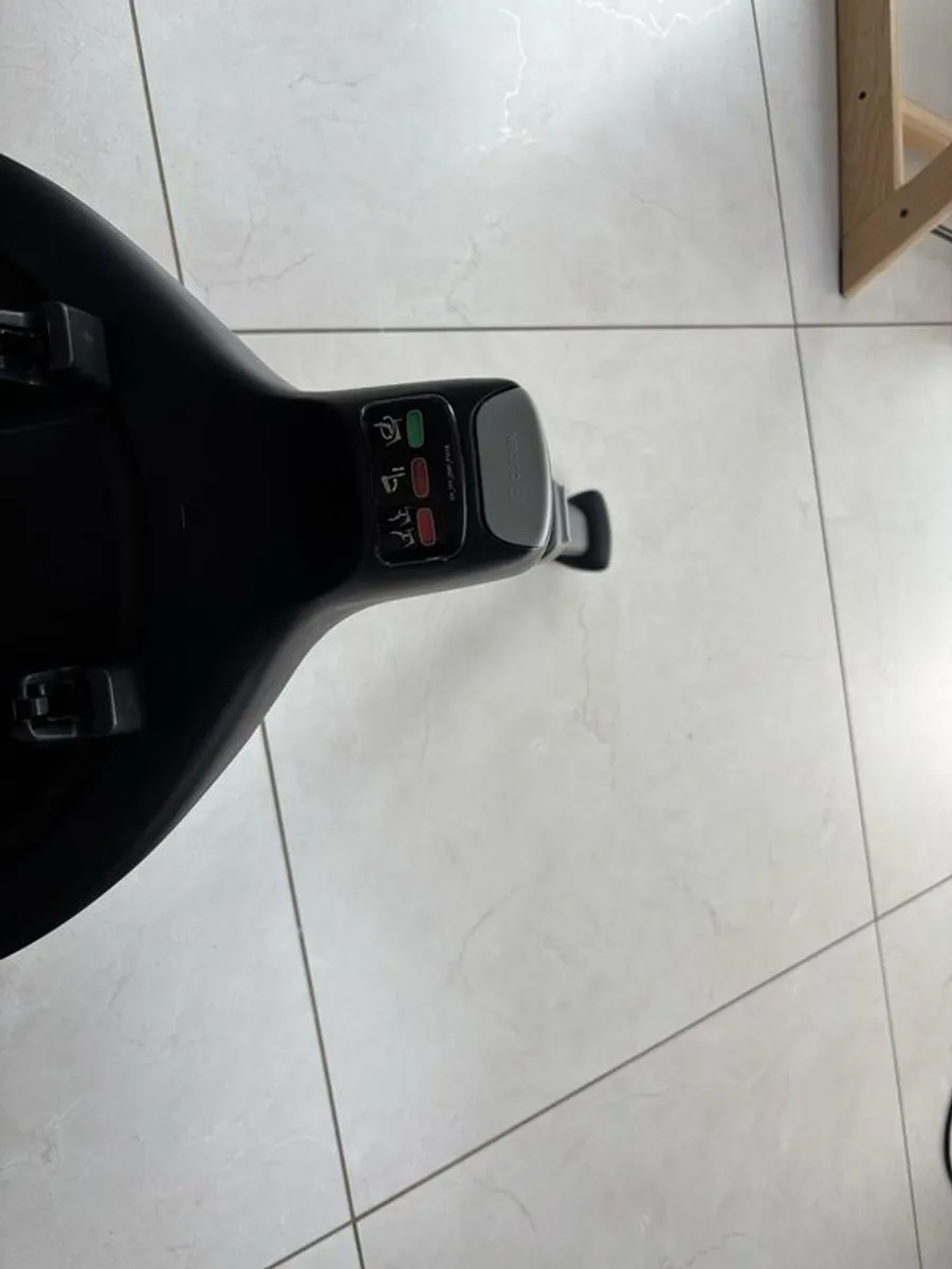 Cybex Cloud Z iSize Car Seat + Isofix Base + Rain Cover - Image 4
