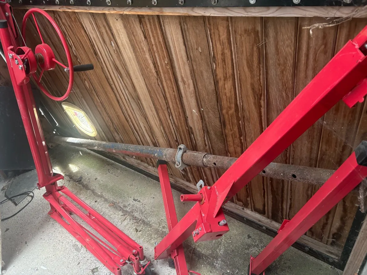 Plaster board hoist