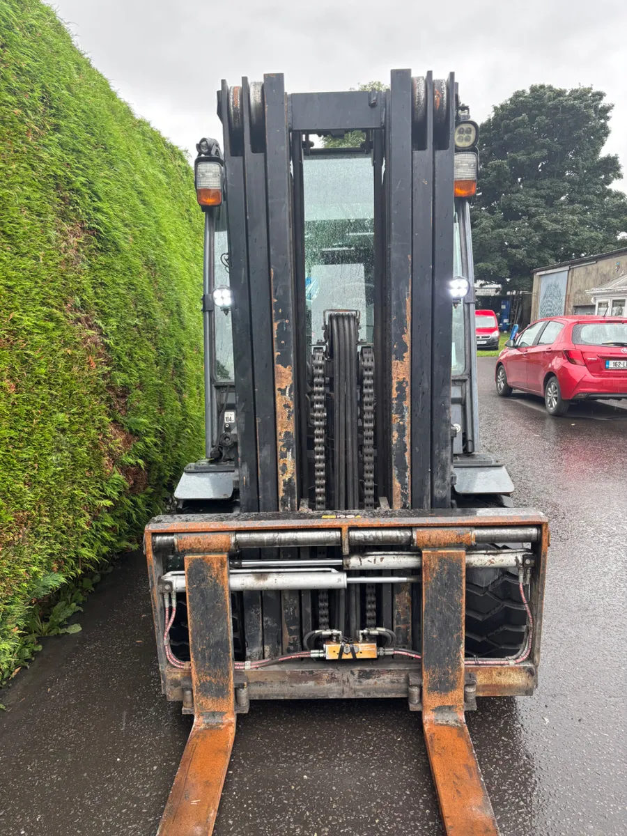 5 ton toyota forklift - Image 4