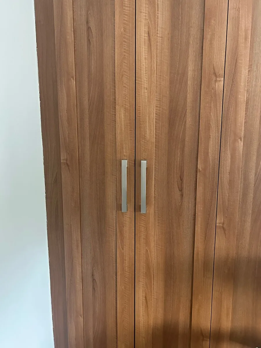 Wardrobe doors x 8