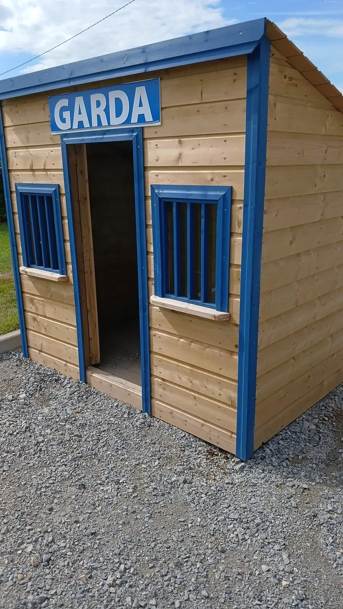 Play house/ storage shed - Image 2