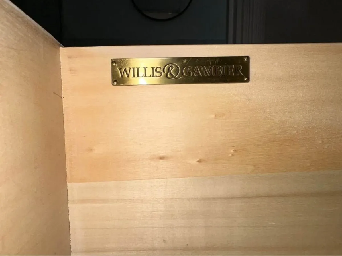 Willis & Gambier Wardbrobes - Image 4