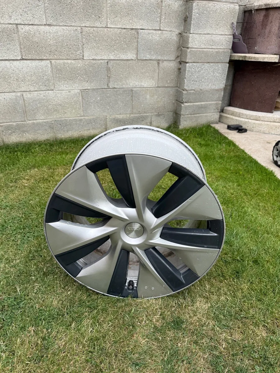 19" Tesla Model Y Gemini Wheel + Cover + TPMS - Image 2