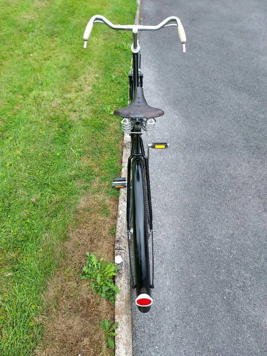 Vintage High nelly Ladies bike - Image 3