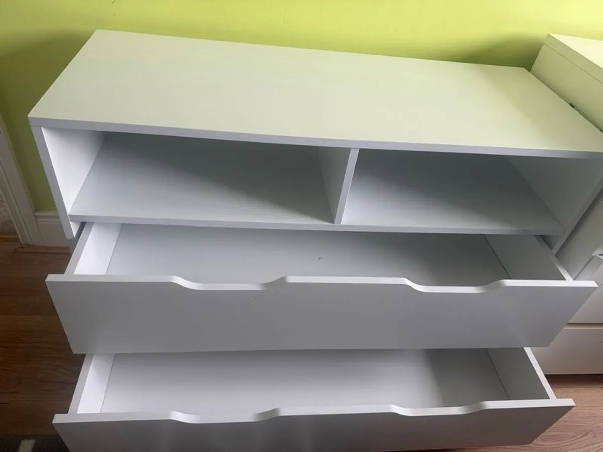 Chest of drawers - Image 2