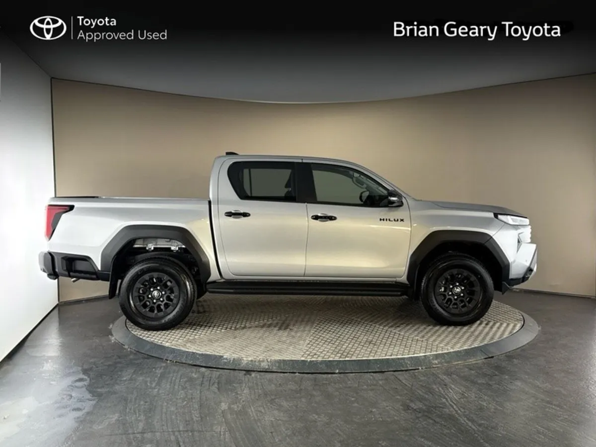 Toyota Hilux New Model SR5 - Image 3
