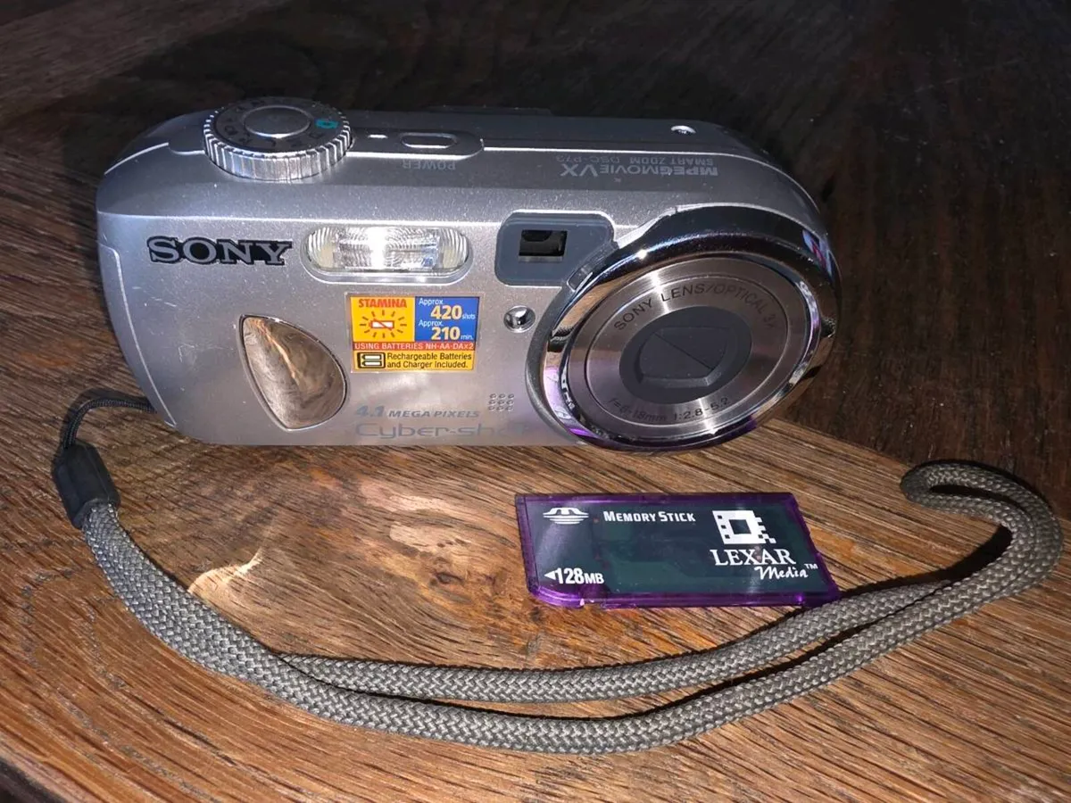 NEW SONY MPEG CAMERA/VIDEO,HQ Flash & Memory Card - Image 1