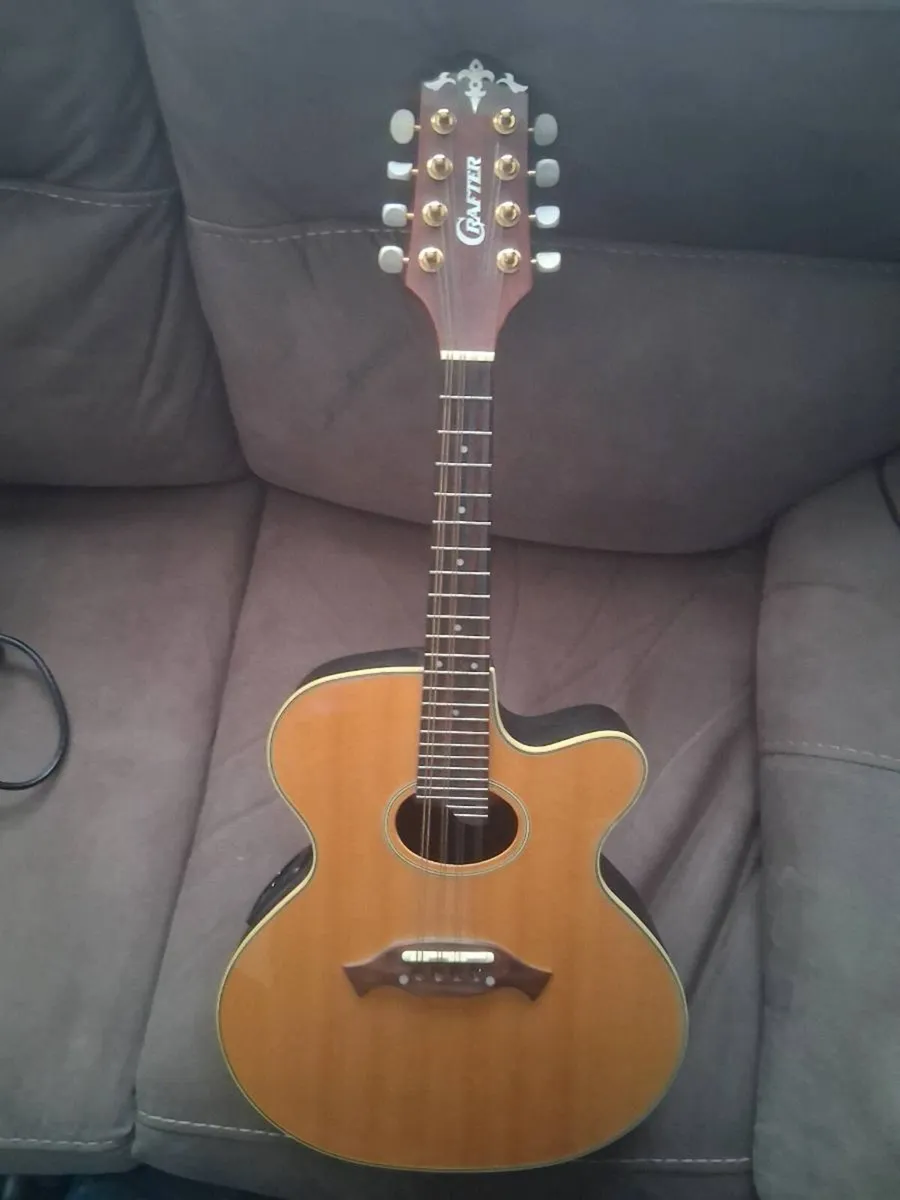 Mandolin. - Image 3