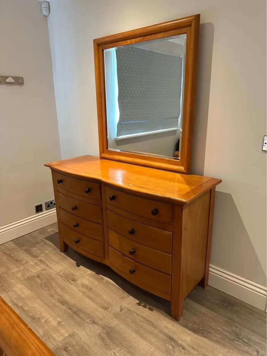 Full bedroom Set - Image 4