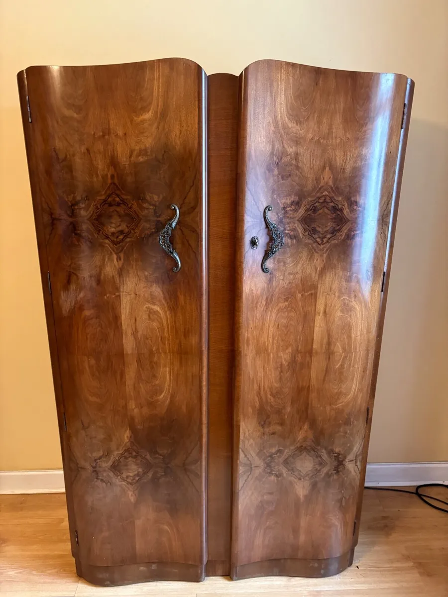 Vintage 1950s Walnut Veneer Bedroom Furniture - Image 3