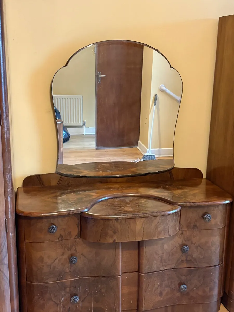 Vintage 1950s Walnut Veneer Bedroom Furniture - Image 4