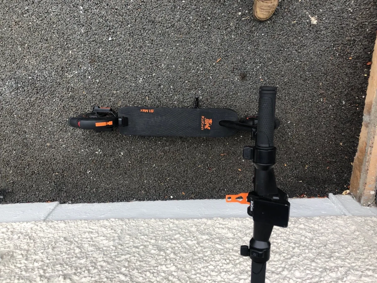 KuKirin E-scooter - Image 1