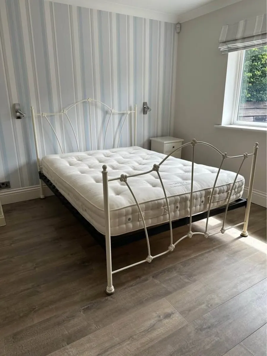 Original Bed Company Bed Set - Image 1