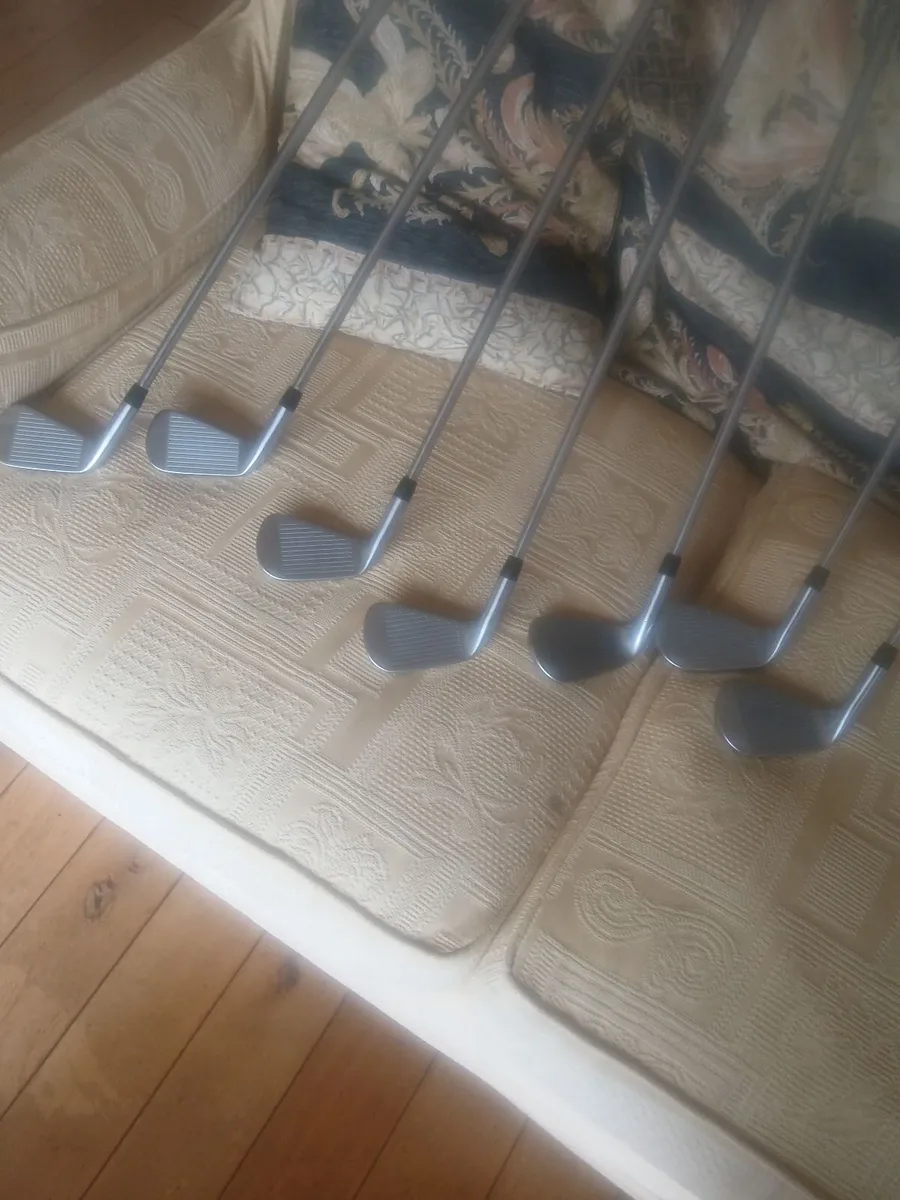 Titleist 620cb irons - Image 2