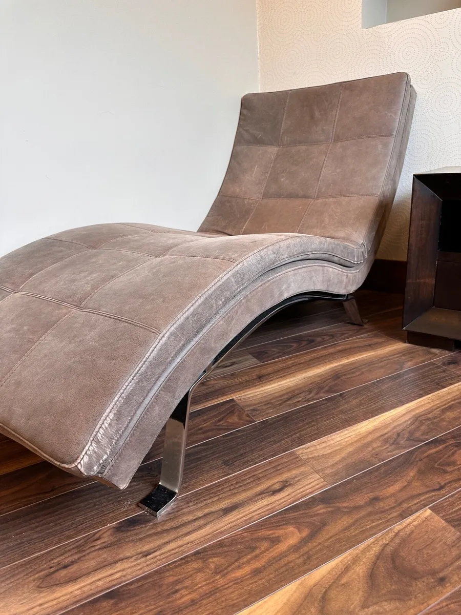 2 Loungers - Image 3