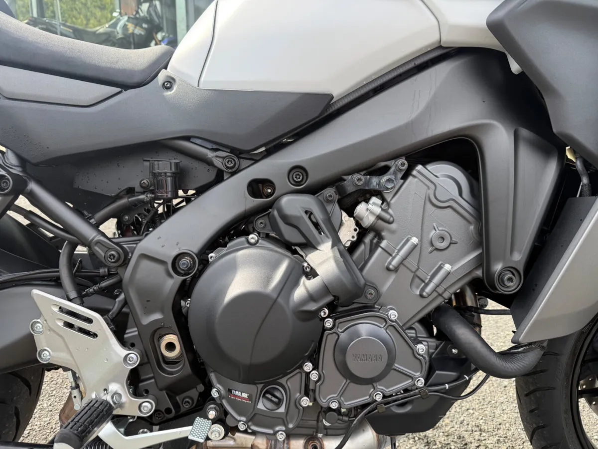 2026 Yamaha Tracer 9 GT Y AMT - Image 3