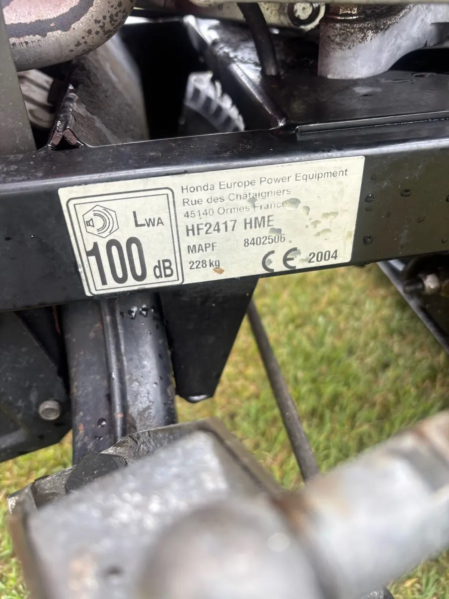 Honda ride on lawnmower - Image 3