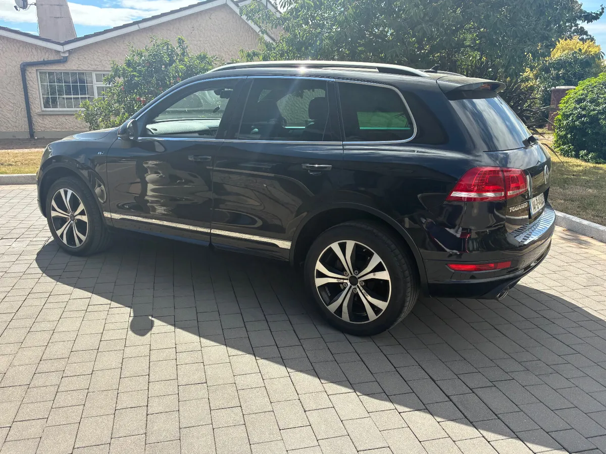 2014 Volkswagen Touareg altitudes low kms new doe - Image 4