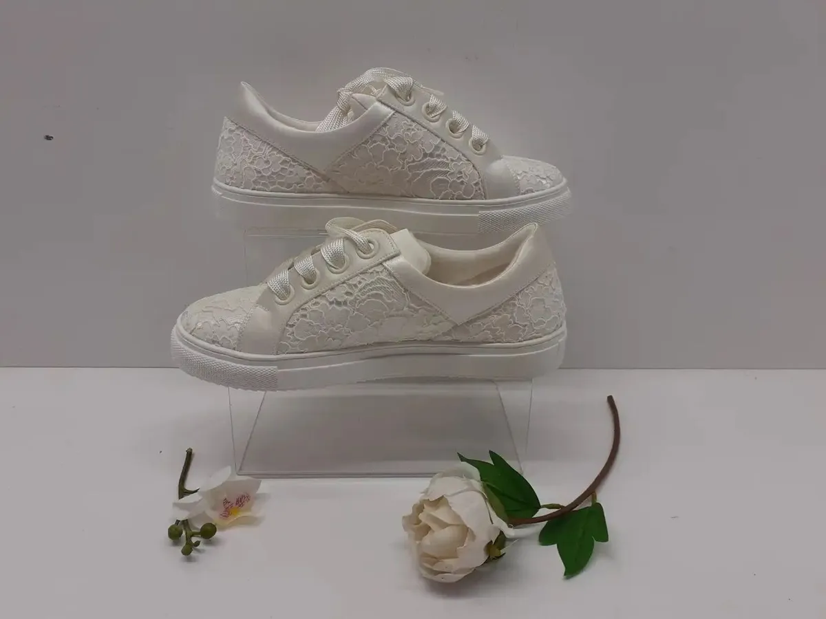 Footwear Auction - Image 2