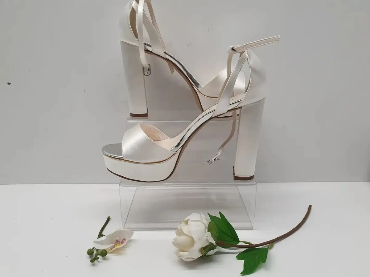 Footwear Auction - Image 4