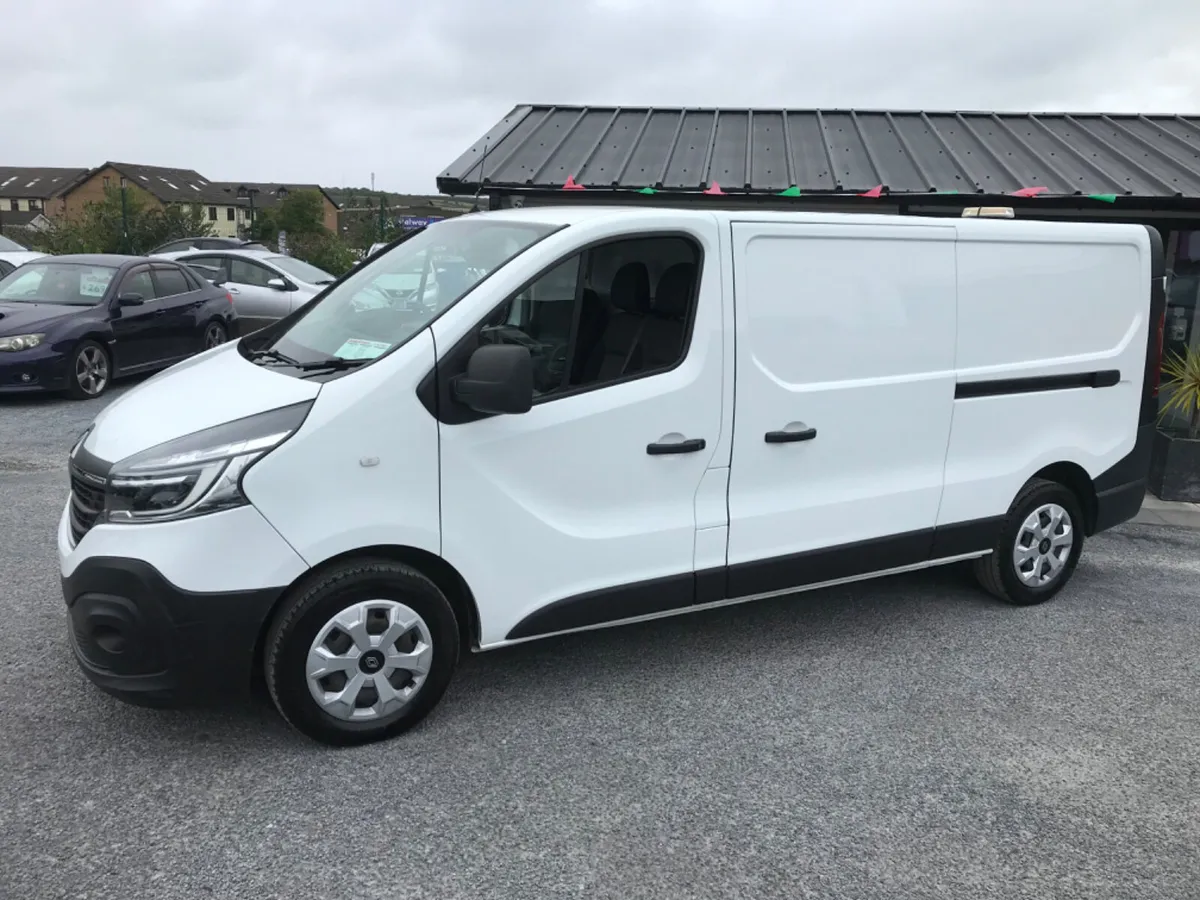 2020 Renault Trafic 2.0L Turbo Diesel - Image 2