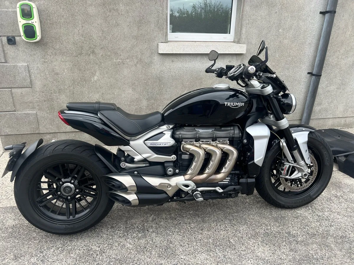 Triumph Rocket 3R - Image 1