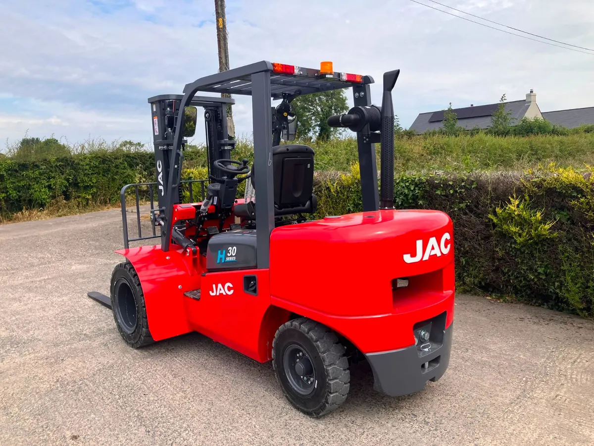 New JAC Dual-Wheel Forklift **Online Auction** - Image 4