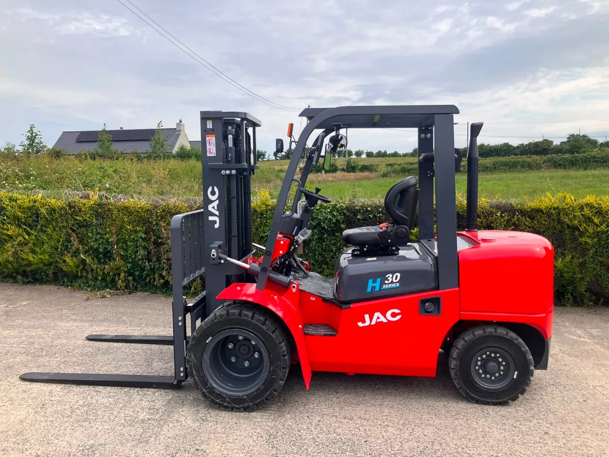 New JAC Dual-Wheel Forklift **Online Auction** - Image 3