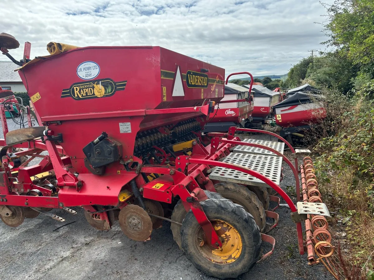 Vaderstad Rapid super 300s seed drill - Image 3