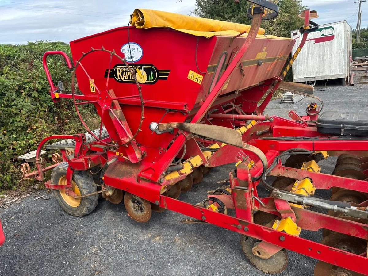 Vaderstad Rapid super 300s seed drill - Image 4