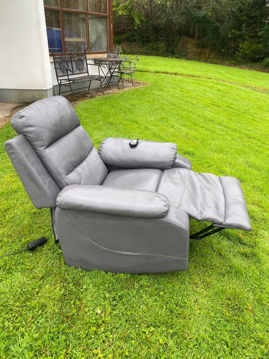Electric Riser Recliner Mobility Chair - Image 3